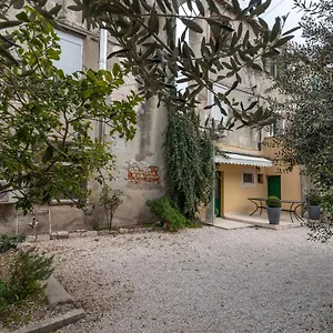 apartment-silvia-trogir.splithotels.org/